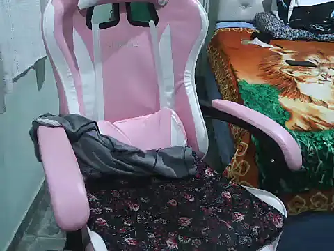 Snapshot of TuVergon2026 chatting on 4, 3, 2026 TuVergon2026 online show from 4, 3, 2026