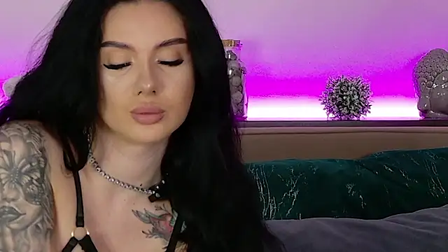 Snapshot of CarolinePrescott chatting on 8, 2, 2026 CarolinePrescott online show from 8, 2, 2026