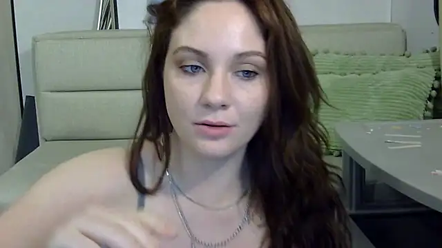 Snapshot of emerieskye20 chatting on 3, 3, 2025 emerieskye20 online show from 3, 3, 2025