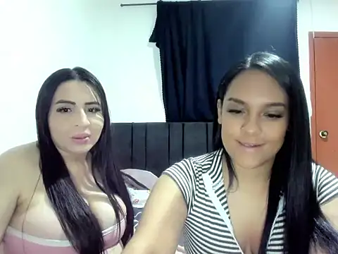 Snapshot of EmmaHole_ chatting on 23, 4, 2026 EmmaHole online show from 23, 4, 2026