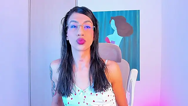 sofiaa grey  online show from 11, 4, 2026