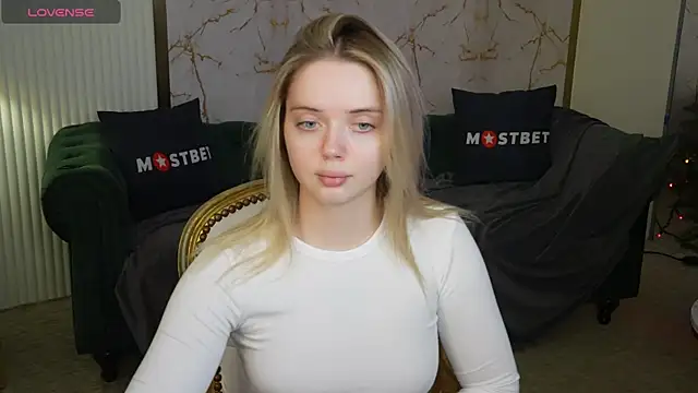 Snapshot of Cassy-Celestial_ chatting on 15, 12, 2024 Cassy-Celestial online show from 15, 12, 2024