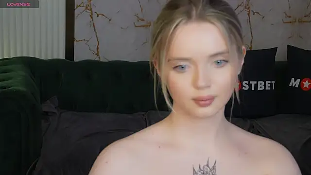 Snapshot of Cassy-Celestial_ chatting on 19, 12, 2024 Cassy-Celestial online show from 19, 12, 2024