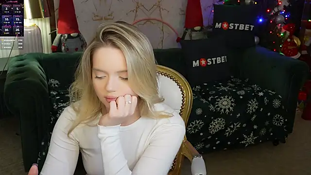 Snapshot of Cassy-Celestial_ chatting on 23, 12, 2024 Cassy-Celestial online show from 23, 12, 2024