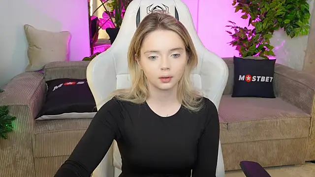 Snapshot of Cassy-Celestial_ chatting on 23, 12, 2024 Cassy-Celestial online show from 23, 12, 2024