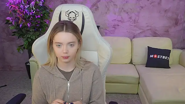 Snapshot of Cassy-Celestial_ chatting on 8, 1, 2025 Cassy-Celestial online show from 8, 1, 2025