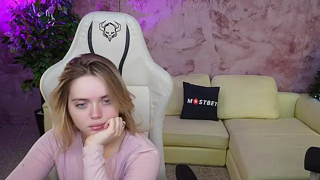 Snapshot of Cassy-Celestial_ chatting on 11, 1, 2025 Cassy-Celestial online show from 11, 1, 2025