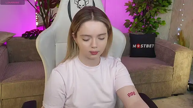 Snapshot of Cassy-Celestial_ chatting on 13, 1, 2025 Cassy-Celestial online show from 13, 1, 2025