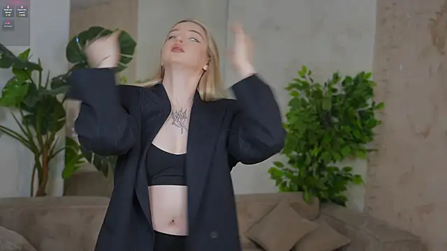 Snapshot of Cassy-Celestial_ chatting on 6, 2, 2025 Cassy-Celestial online show from 6, 2, 2025