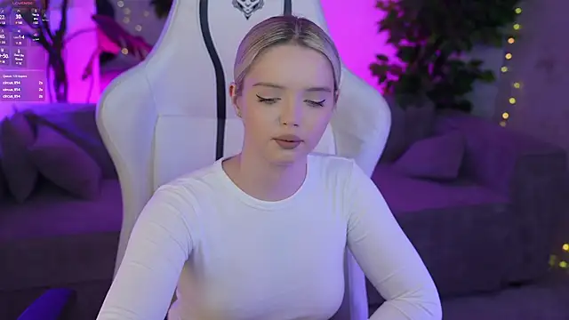 Snapshot of Cassy-Celestial_ chatting on 16, 2, 2025 Cassy-Celestial online show from 16, 2, 2025