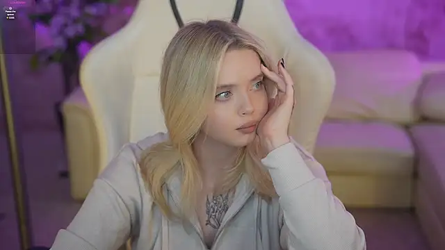 Snapshot of Cassy-Celestial_ chatting on 28, 2, 2025 Cassy-Celestial online show from 28, 2, 2025