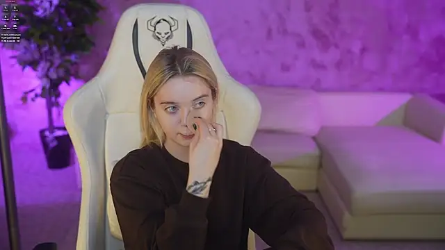 Snapshot of Cassy-Celestial_ chatting on 14, 3, 2025 Cassy-Celestial online show from 14, 3, 2025