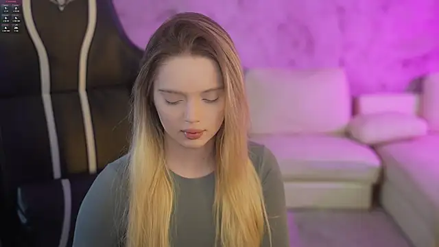 Snapshot of Cassy-Celestial_ chatting on 17, 10, 2025 Cassy-Celestial online show from 17, 10, 2025