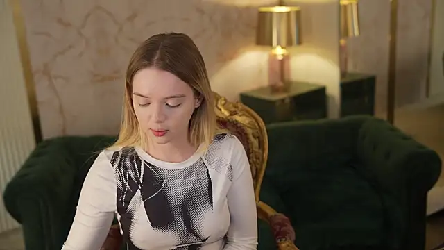 Snapshot of Cassy-Celestial_ chatting on 21, 10, 2025 Cassy-Celestial online show from 21, 10, 2025