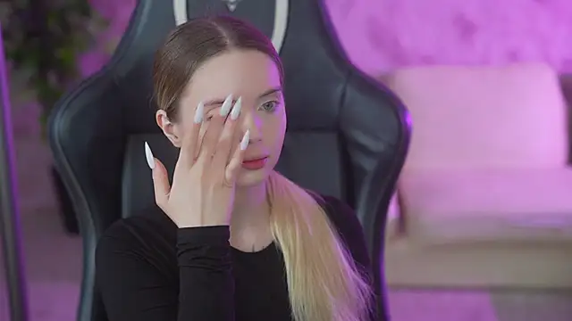 Snapshot of Cassy-Celestial_ chatting on 24, 10, 2025 Cassy-Celestial online show from 24, 10, 2025