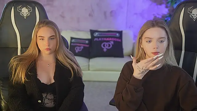 Snapshot of Cassy-Celestial_ chatting on 11, 11, 2025 Cassy-Celestial online show from 11, 11, 2025