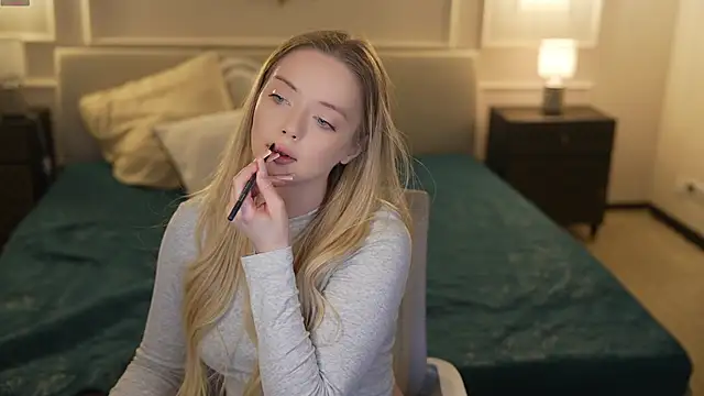 Snapshot of Cassy-Celestial_ chatting on 14, 12, 2025 Cassy-Celestial online show from 14, 12, 2025