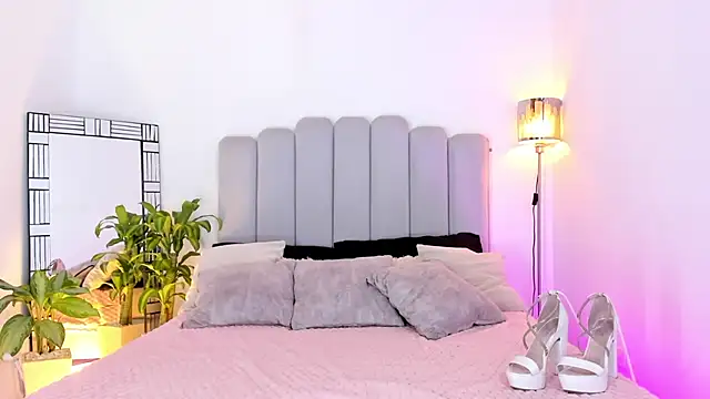 Snapshot of Scarlett_Steelee chatting on 14, 12, 2025 Scarlett Steelee online show from 14, 12, 2025