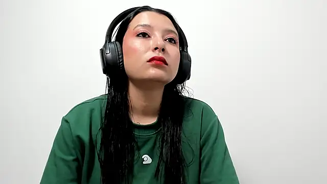 cami-01 online show from 4, 12, 2025