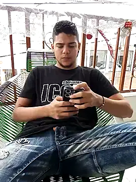 Snapshot of Nathan_mason_ chatting on 5, 1, 2025 Nathan mason online show from 5, 1, 2025