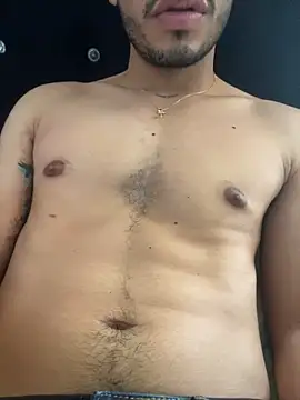 Snapshot of tom_thick chatting on 5, 1, 2025 tom thick online show from 5, 1, 2025