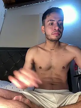 Snapshot of tom_thick chatting on 20, 3, 2025 tom thick online show from 20, 3, 2025