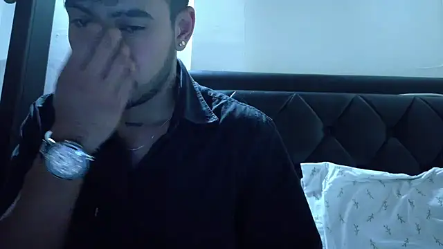 Snapshot of tom_thick chatting on 12, 10, 2025 tom thick online show from 12, 10, 2025