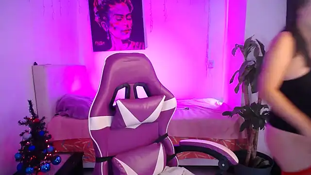 esmeraldaa230 online show from 20, 12, 2025