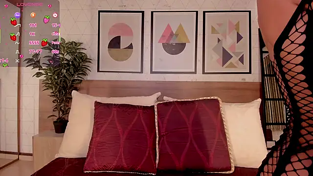 LunaRuso online show from 7, 1, 2026