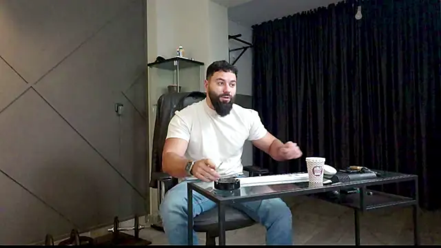 Snapshot of mattmasterss chatting on 20, 12, 2024 mattmasterss online show from 20, 12, 2024