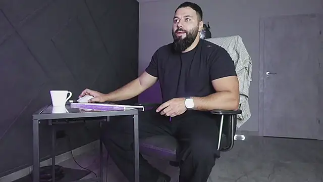 Snapshot of mattmasterss chatting on 3, 11, 2025 mattmasterss online show from 3, 11, 2025