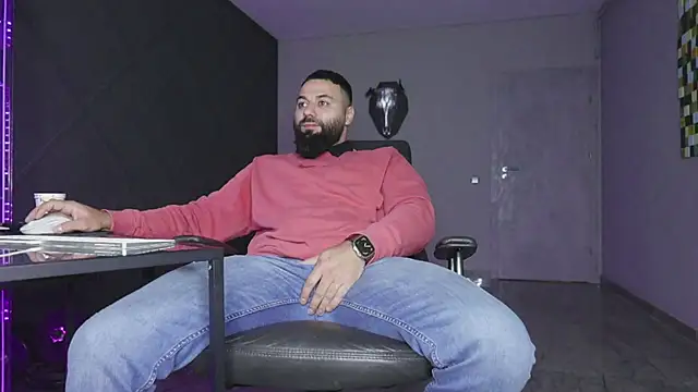 Snapshot of mattmasterss chatting on 24, 11, 2025 mattmasterss online show from 24, 11, 2025