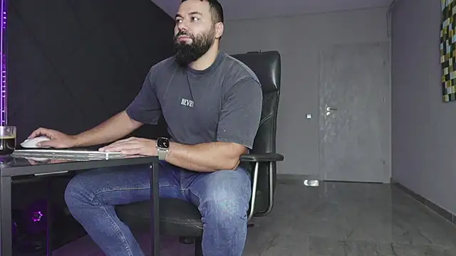 Snapshot of mattmasterss chatting on 4, 12, 2025 mattmasterss online show from 4, 12, 2025