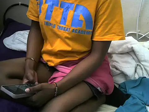 Snapshot of Ma-yolo001 chatting on 21, 11, 2025 Ma-yolo001 online show from 21, 11, 2025