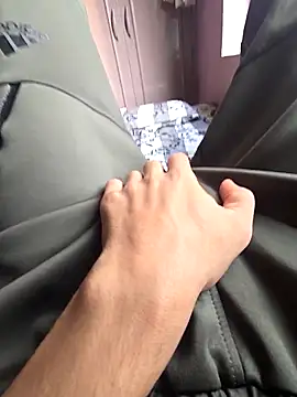 Snapshot of Yours1311 chatting on 31, 10, 2025 Yours1311 online show from 31, 10, 2025