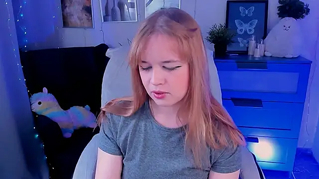 Snapshot of AlicePopsy chatting on 23, 11, 2025 AlicePopsy online show from 23, 11, 2025