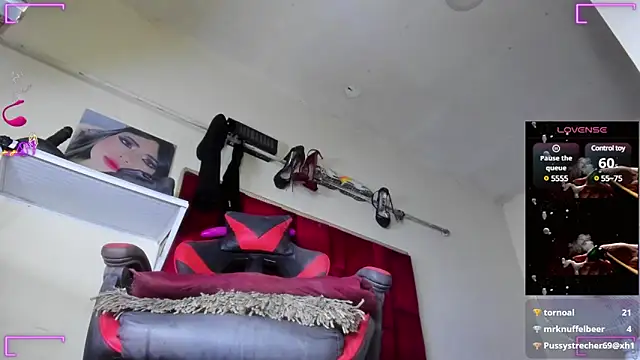 Trixy star horney online show from 17, 3, 2025