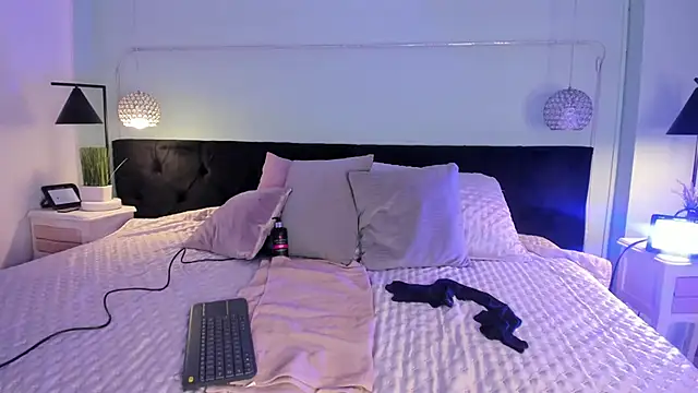 EvaaStevens online show from 14, 3, 2025