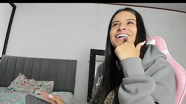 Snapshot of _elektrah chatting on 19, 2, 2025  elektrah online show from 19, 2, 2025