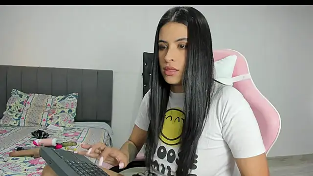 Snapshot of _elektrah chatting on 20, 2, 2025  elektrah online show from 20, 2, 2025