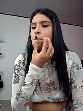 Snapshot of _elektrah chatting on 9, 10, 2025  elektrah online show from 9, 10, 2025