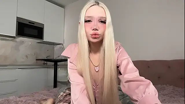 Snapshot of diaqua chatting on 13, 11, 2025 diaqua online show from 13, 11, 2025