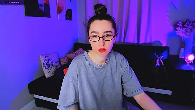 Snapshot of Lily_xBabe chatting on 23, 11, 2025 Lily xBabe online show from 23, 11, 2025