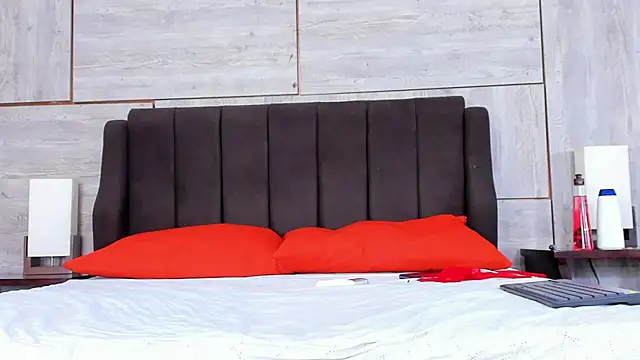 Lynn Jones online show from 12, 1, 2025