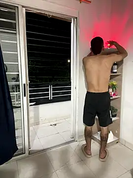 Snapshot of royalgirls_x chatting on 9, 10, 2025 royalgirls x online show from 9, 10, 2025