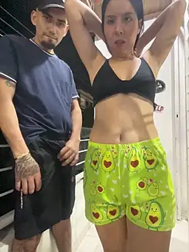 Snapshot of royalgirls_x chatting on 8, 11, 2025 royalgirls x online show from 8, 11, 2025