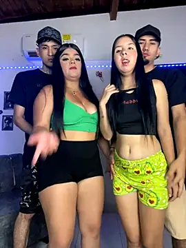 Snapshot of royalgirls_x chatting on 12, 11, 2025 royalgirls x online show from 12, 11, 2025