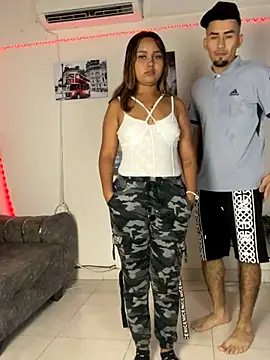 Snapshot of royalgirls_x chatting on 2, 12, 2025 royalgirls x online show from 2, 12, 2025