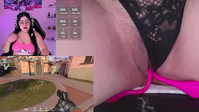 Snapshot of DanielaHang chatting on 4, 12, 2025 DanielaHang online show from 4, 12, 2025