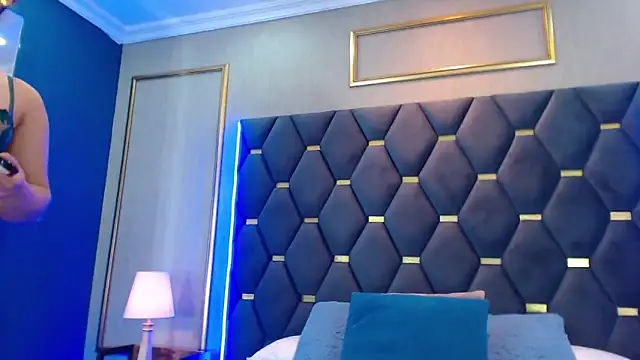 ThaniaJones online show from 28, 11, 2025